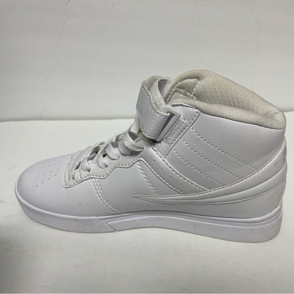 Fila Women’s Vulc 13 Mid top sneakers white size 8.5
